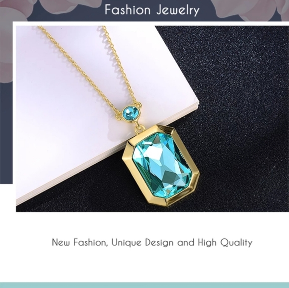 Jewelry - New 3D Blue Crystal Necklace